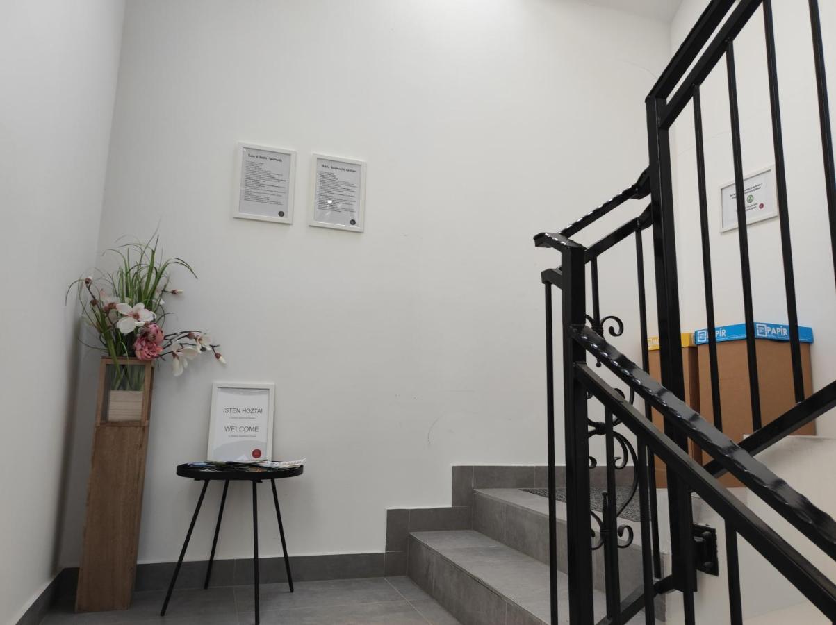 Stafetahaz Apartmanok Vác Εξωτερικό φωτογραφία