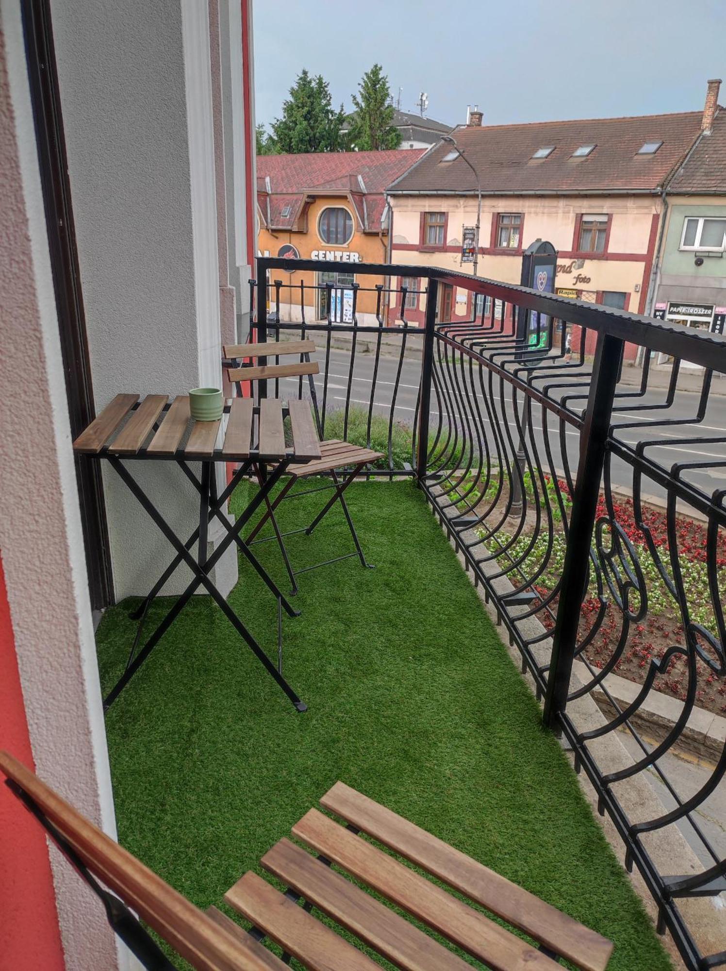 Stafetahaz Apartmanok Vác Εξωτερικό φωτογραφία